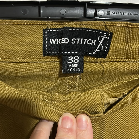 Wicked Stitch Men's Mustard Yellow Cargo Shorts 38 EUC - Picture 2 of 3